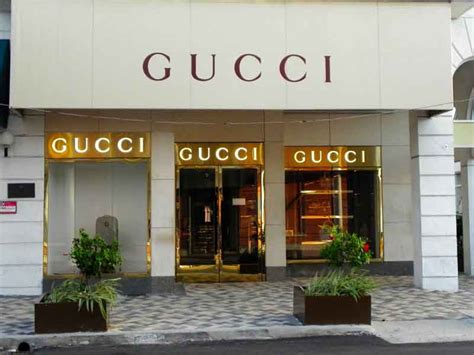 is it cheaper to buy gucci in the bahamas|Top 16 Shops in Nassau (Bahamas): cruise port shopping guide.